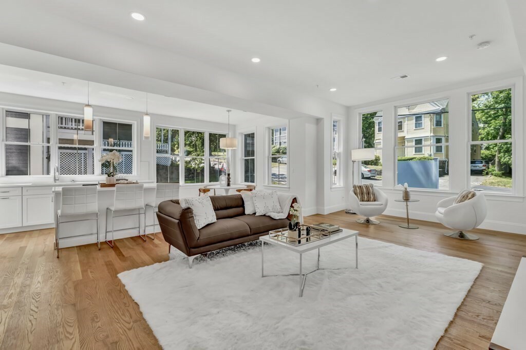 Property Photo:  68 Chestnut Street 1  MA 02465 