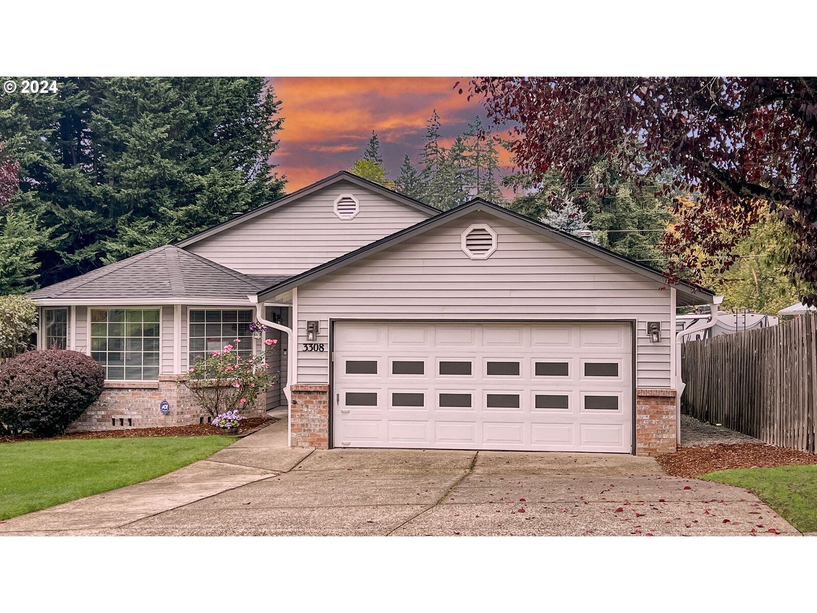 Property Photo:  3308 NE 125th St  WA 98686 