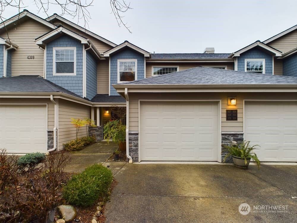 3 bed Sammamish home for sale 4309 Issaquah Pine Lake Road SE 109