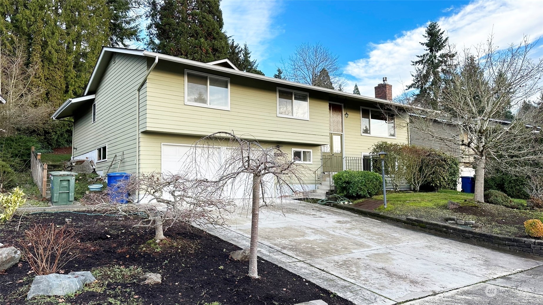 Property Photo:  2224 137th Place SE  WA 98005 