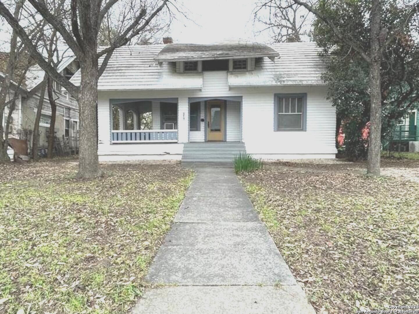 Property Photo:  210 Florida St  TX 78210 