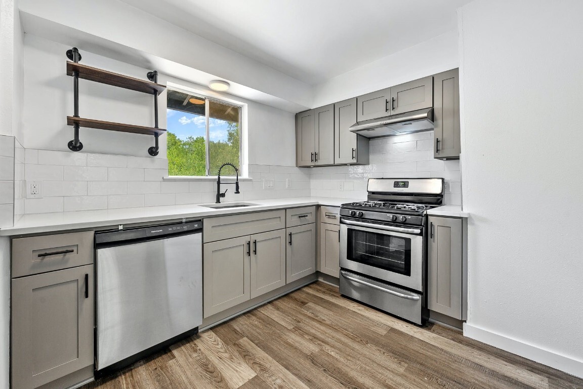 Property Photo: 1706 Elmhurst Drive B TX 78741