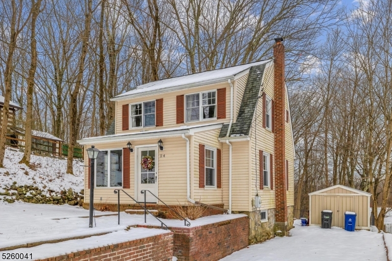 Property Photo: 24 Cregar Ave NJ 08829