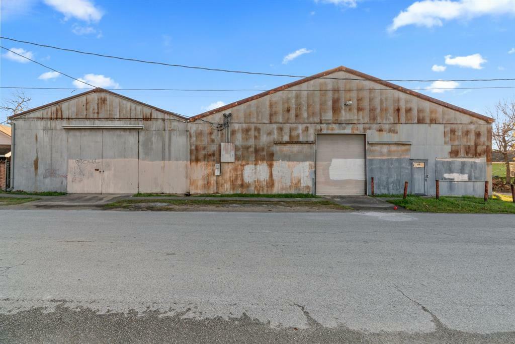 Property Photo:  1602 70th Street  TX 77011 