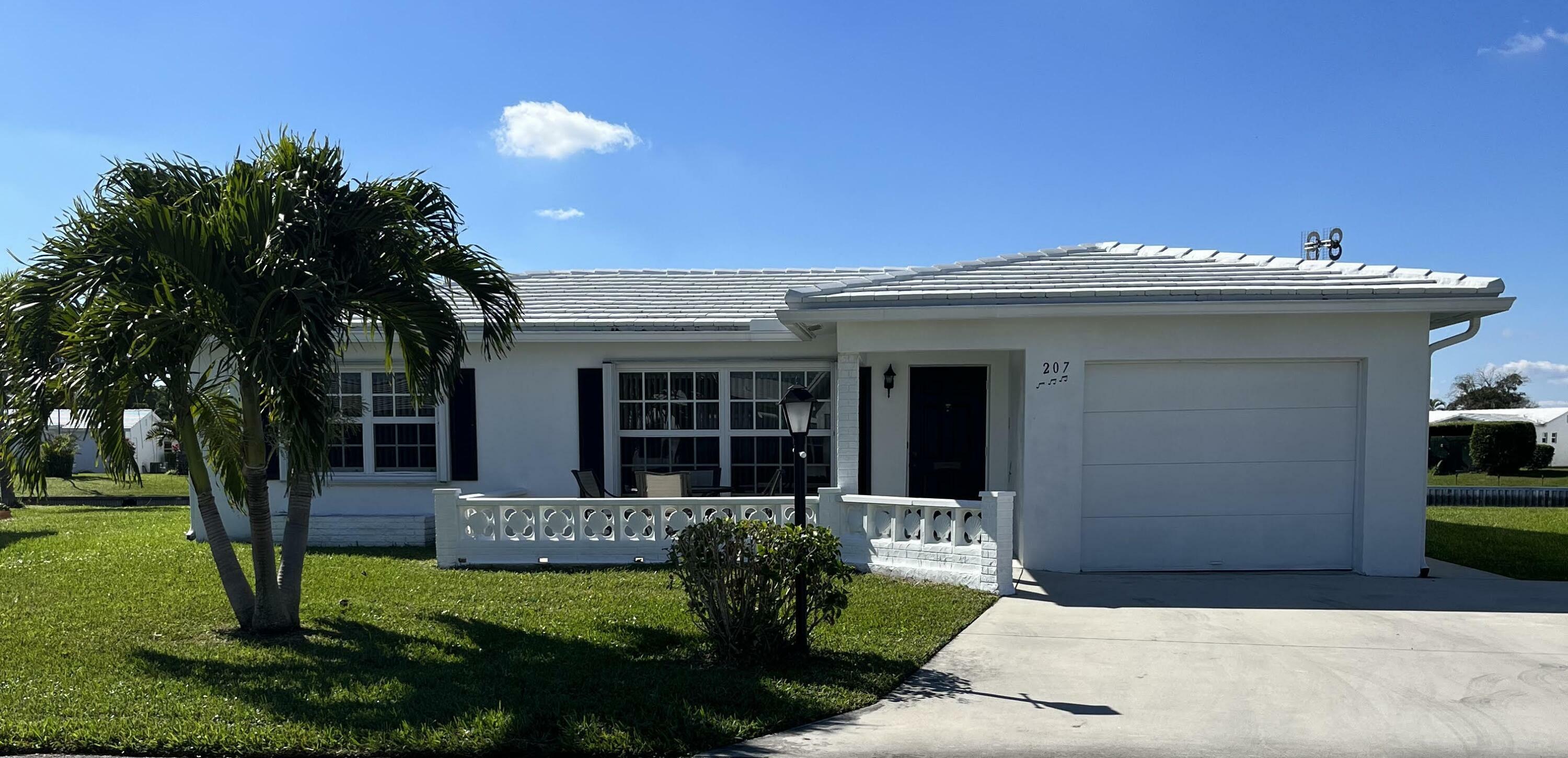 Property Photo:  207 SW 14th Street  FL 33426 