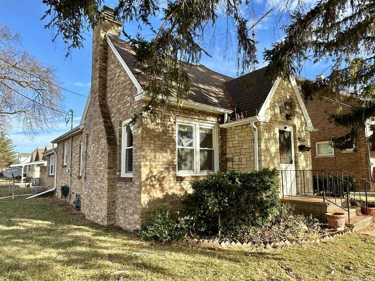 Property Photo:  1427 Saint Lawrence Avenue  WI 53511 