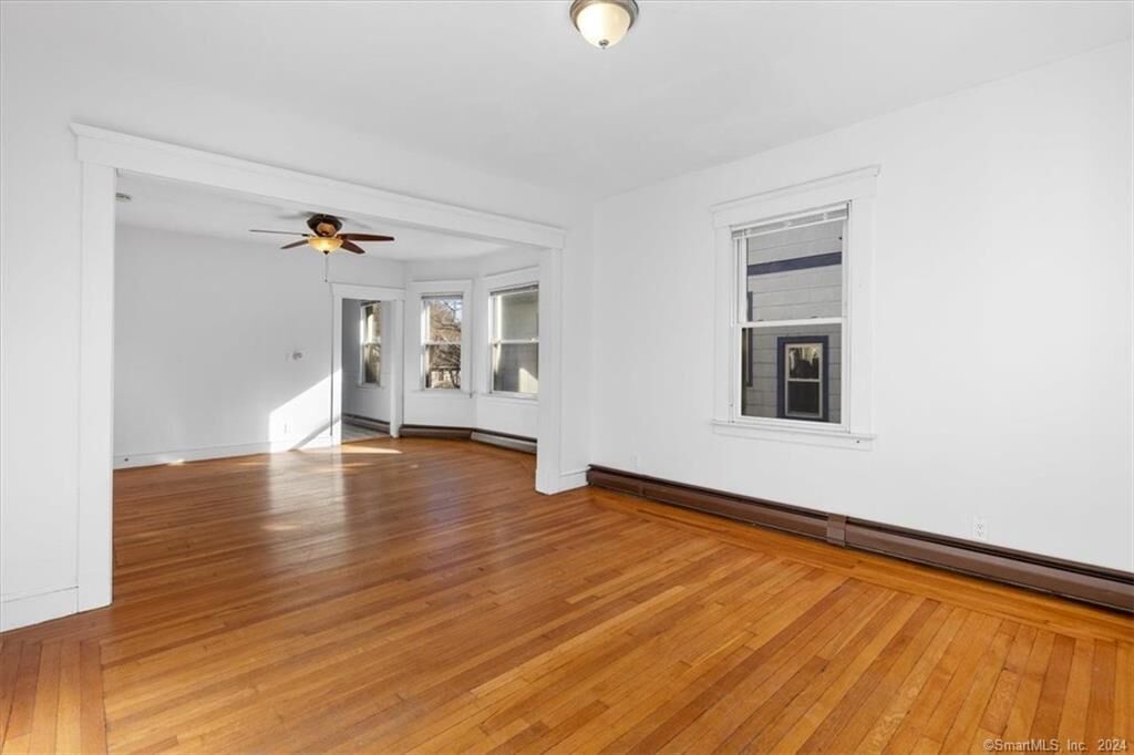 Property Photo:  35 Young Street 2  CT 06511 