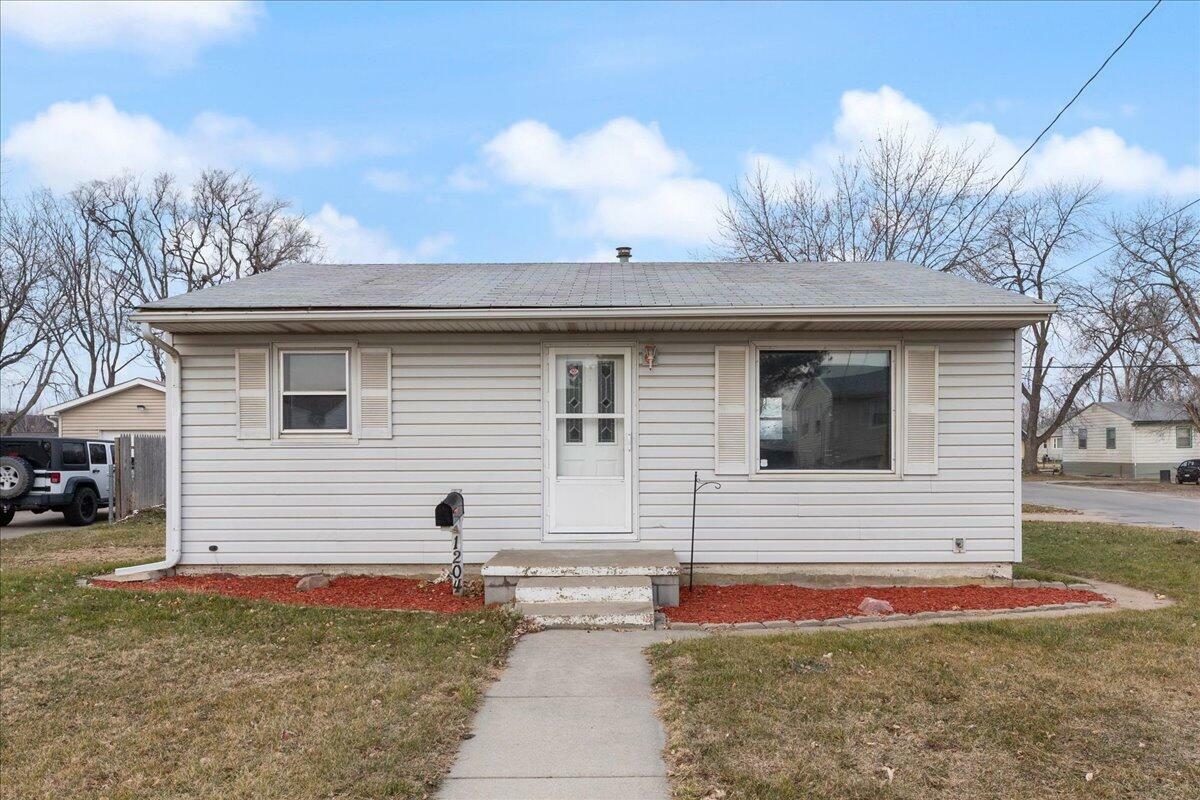 Property Photo:  1204 Ash  Street  IA 51501 