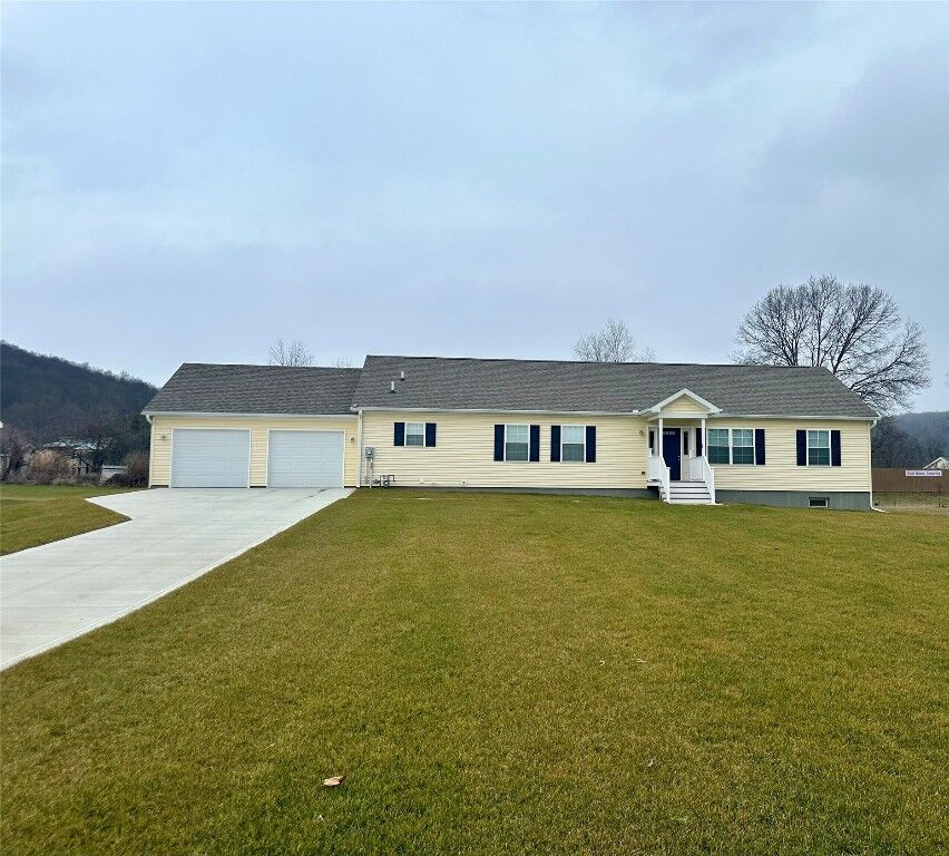 Property Photo:  7 Wilcox Estates Drive  NY 14892 