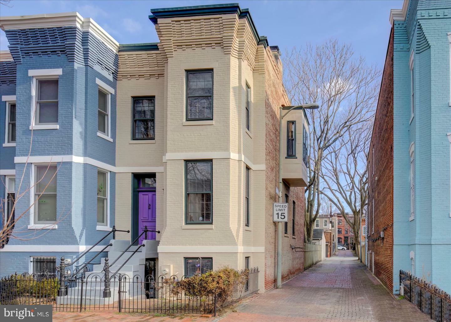 Property Photo:  115 10th Street NE  DC 20002 