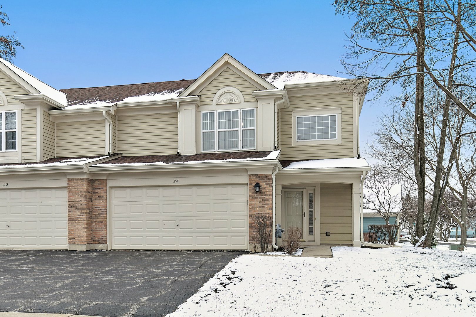 Property Photo:  24 Meadow Court  IL 60193 