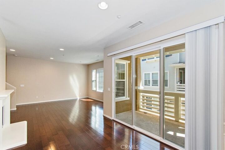 Property Photo:  1800 Oak Street 325  CA 90501 