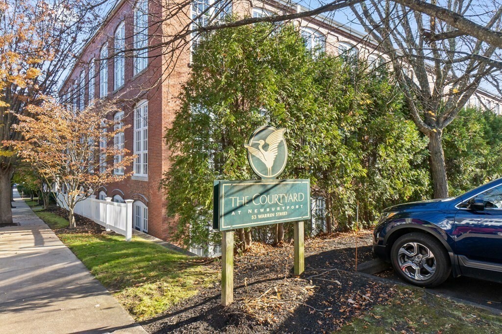 Property Photo: 53 Warren St 109 MA 01950