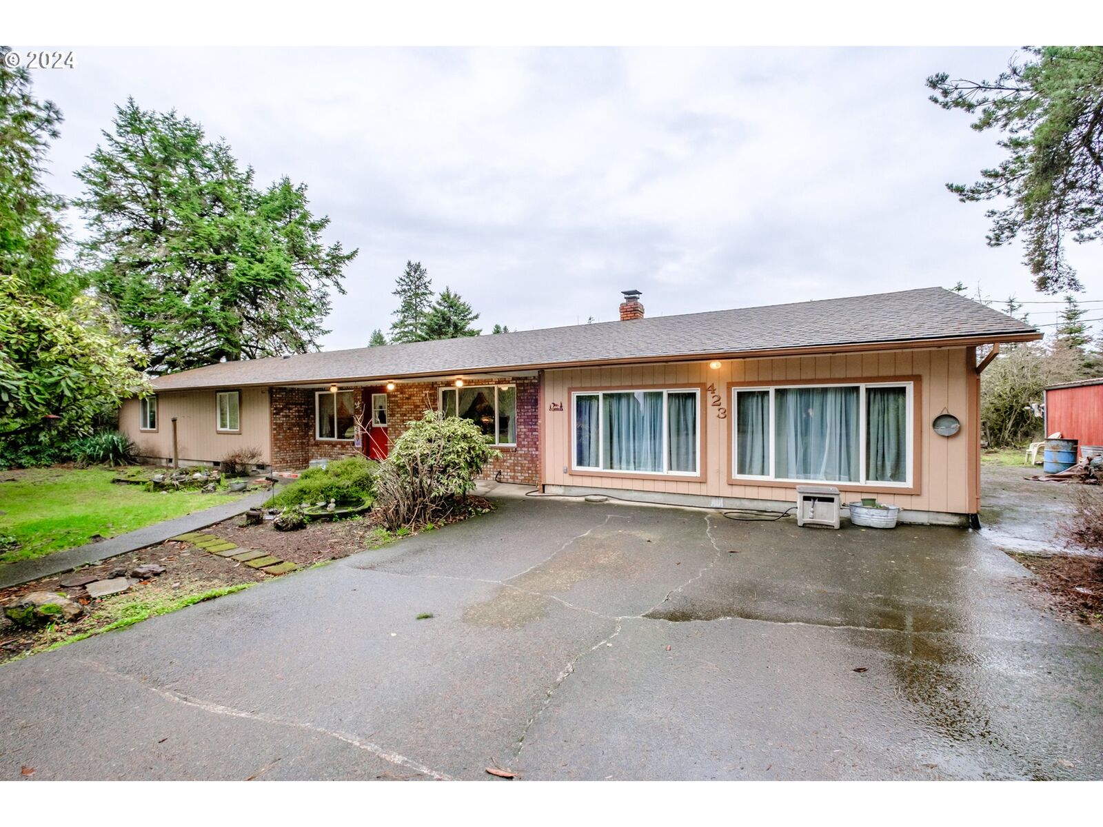 Property Photo:  423 Ash Ln  OR 97358 