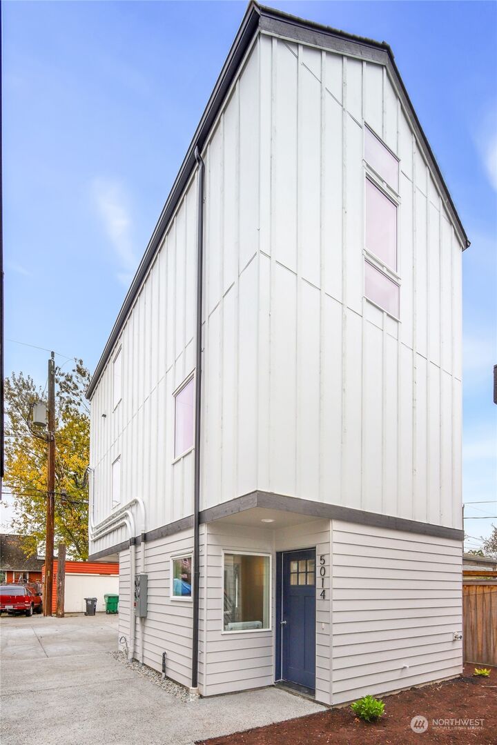 5014 -C 42nd Avenue SW  Seattle WA 98136 photo