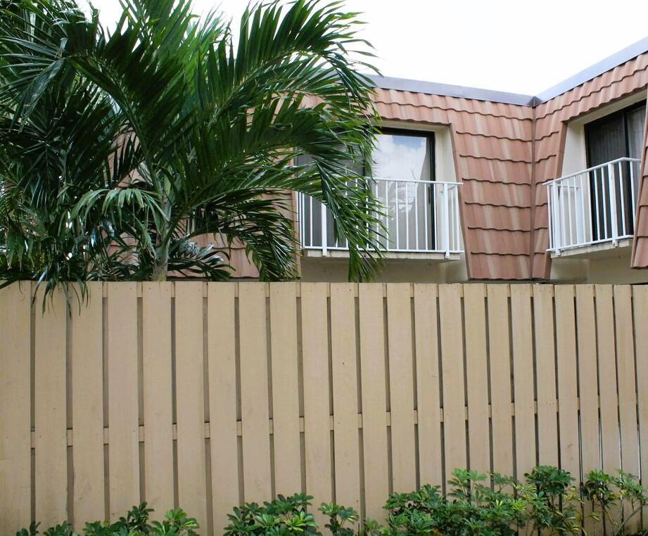 Property Photo: 732 Mill Valley Place FL 33409