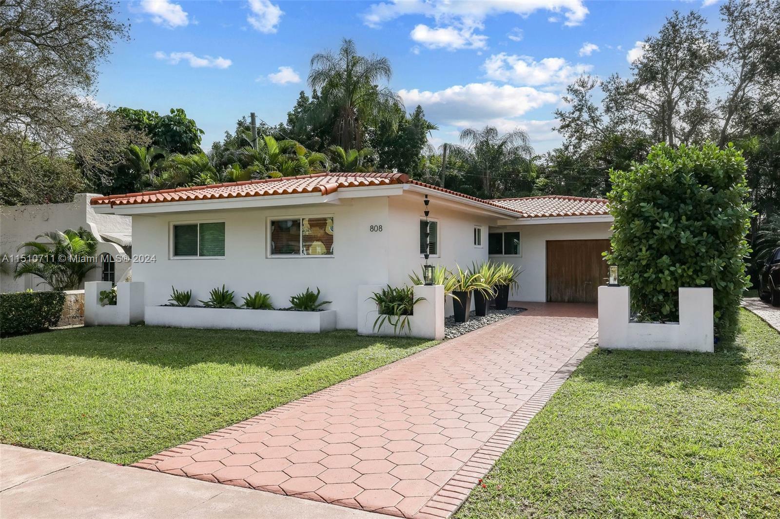 Property Photo: 808 Catalina Pl FL 33134