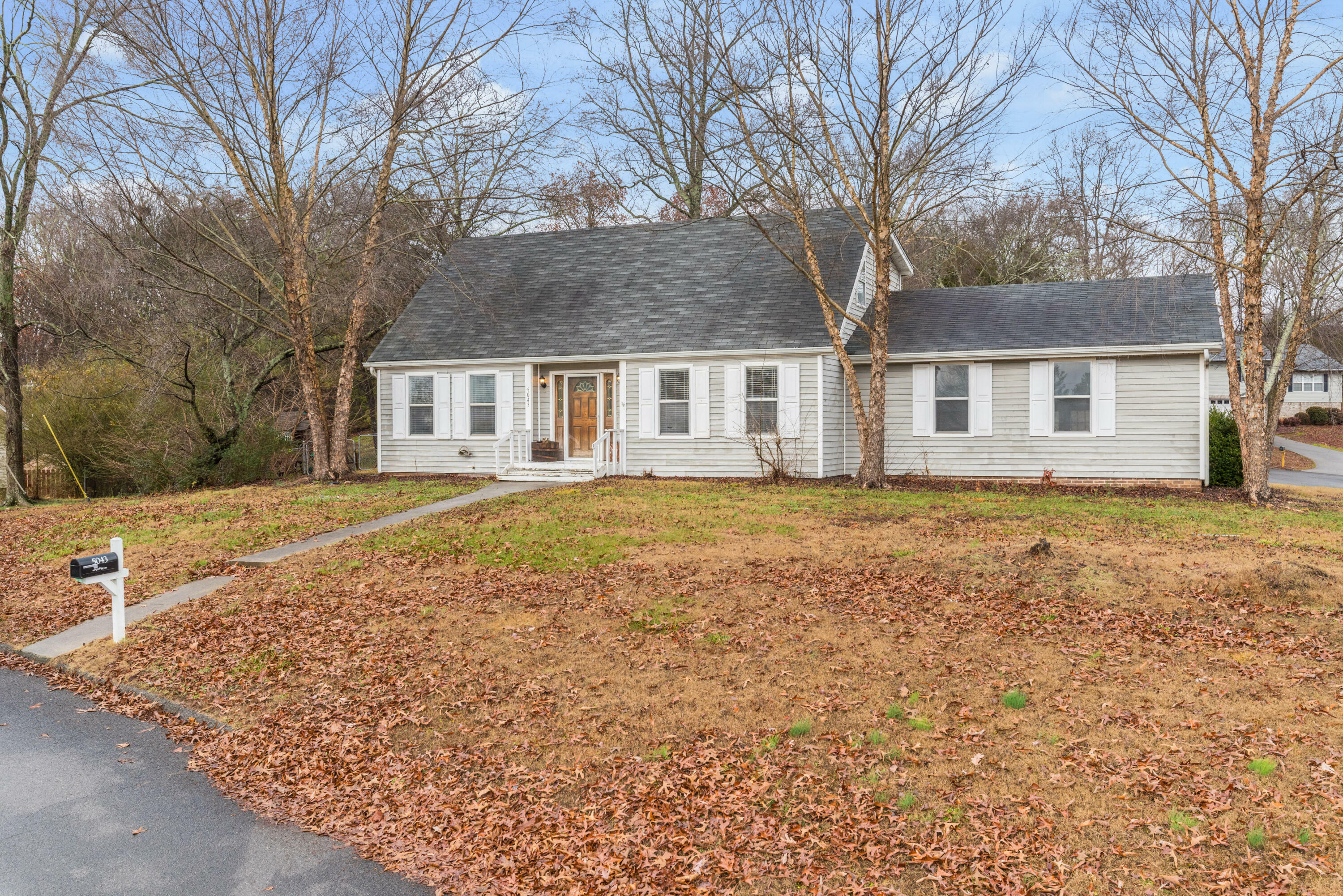 Property Photo:  5043 NE Glen Oaks Tr  TN 37312 