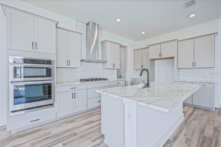 Property Photo: 13055 Sunrise Harvest Drive FL 34787
