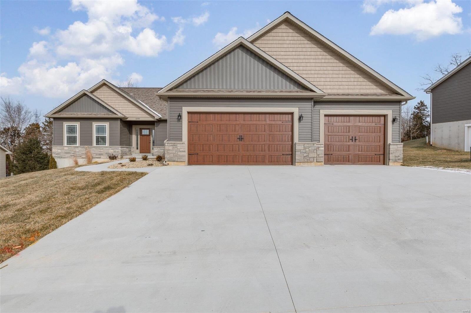 Property Photo: 10591 Victoria Falls MO 63028