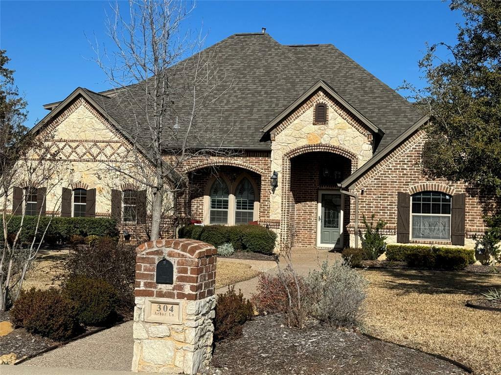 Property Photo: 304 Arbor Lane TX 76052