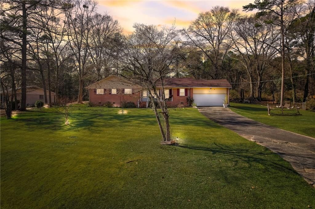 Property Photo: 8737 Whitley Drive GA 30134