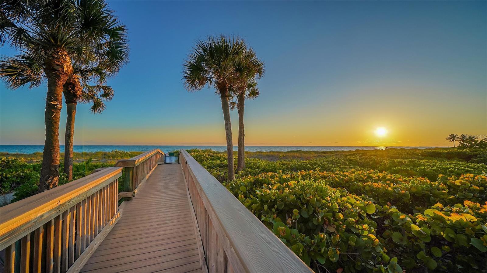 Property Photo: 2151 Gulf Of Mexico Drive 5 FL 34228
