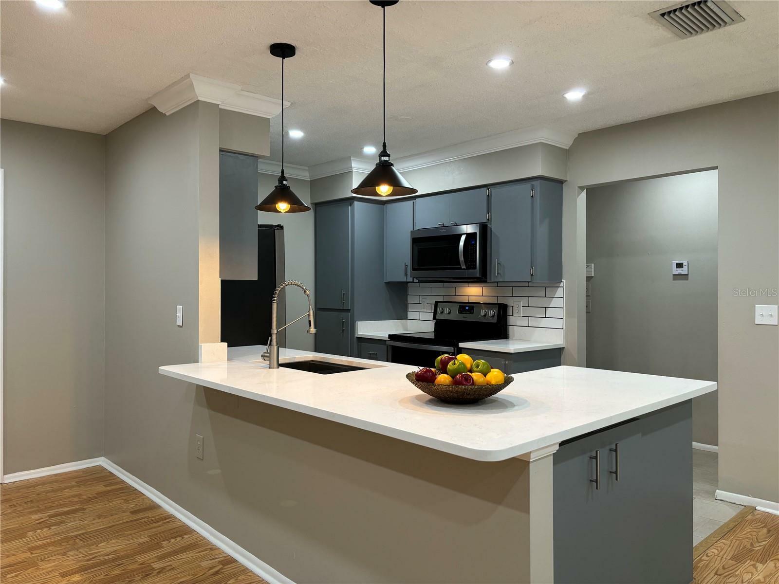 Property Photo: 5102 36th Avenue Drive W FL 34209