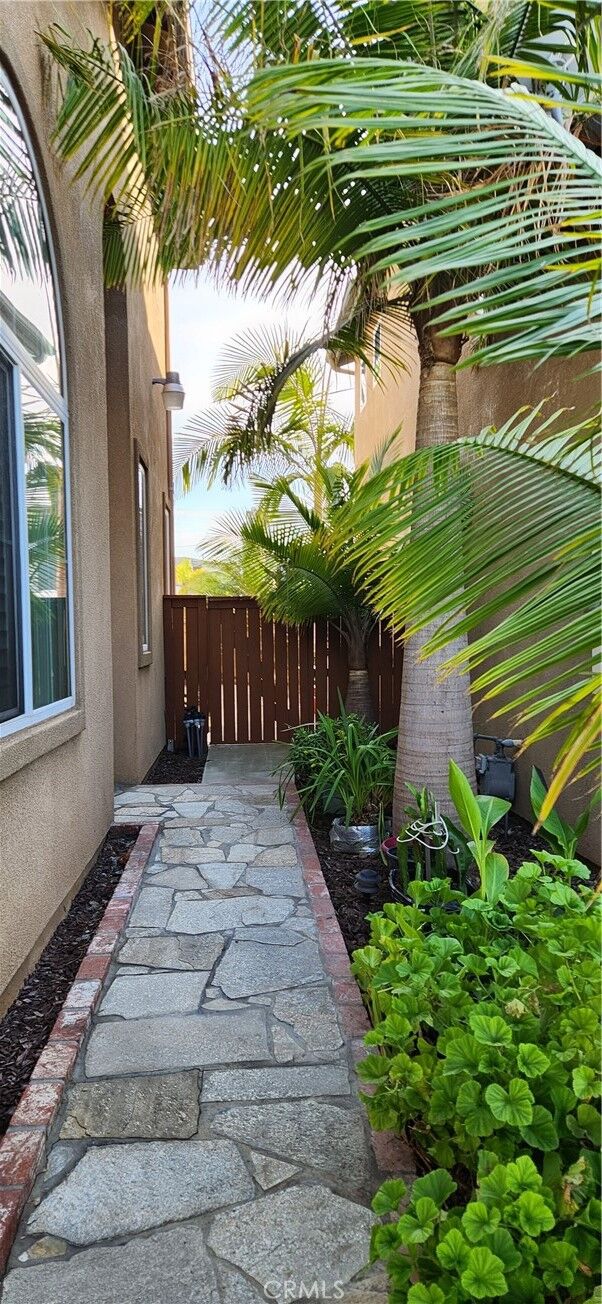 Property Photo:  1026 Amber  CA 90247 