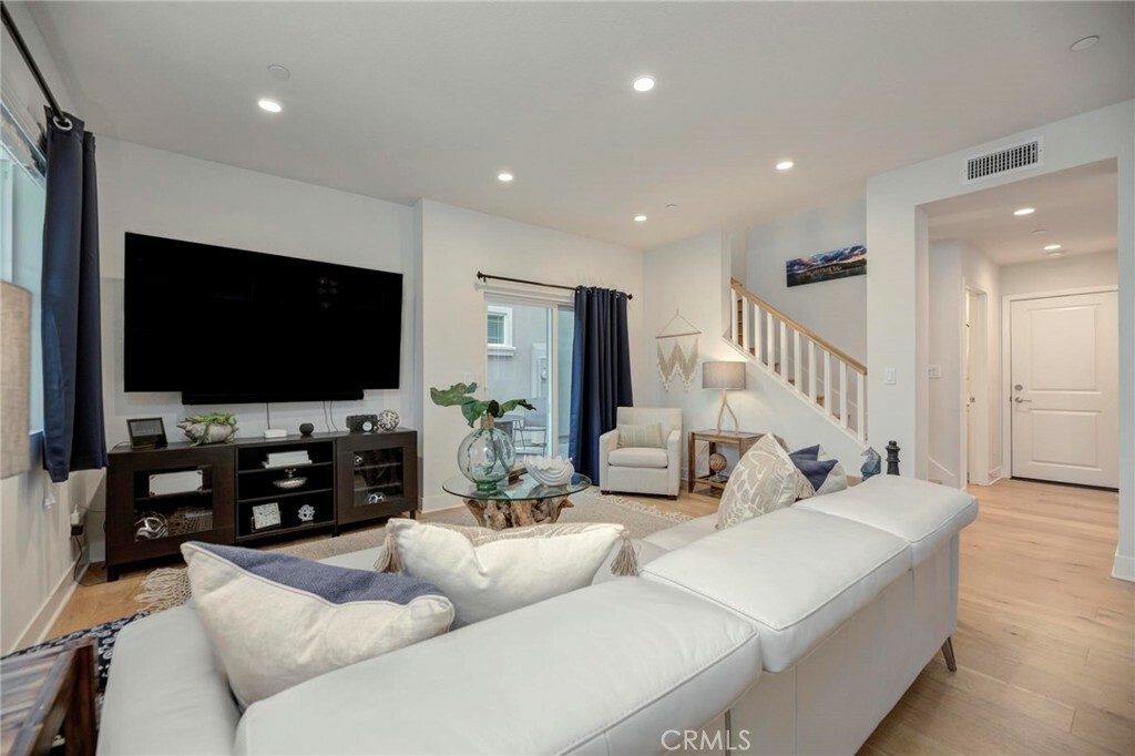 Property Photo:  20415 Earl Street  CA 90503 