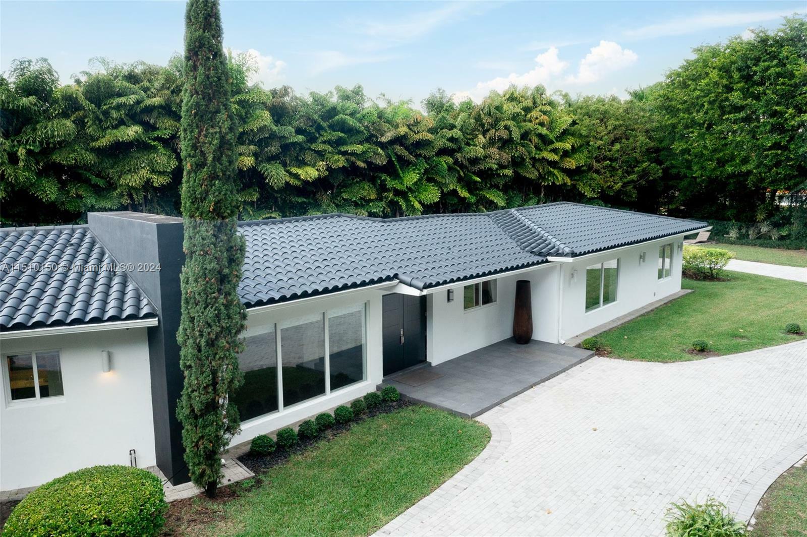 Property Photo:  8650 Old Cutler Rd  FL 33143 