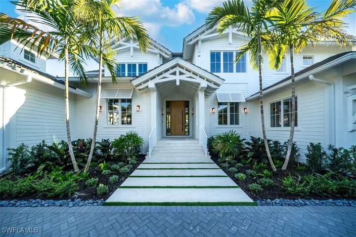 Property Photo: 508 16th Avenue S FL 34102