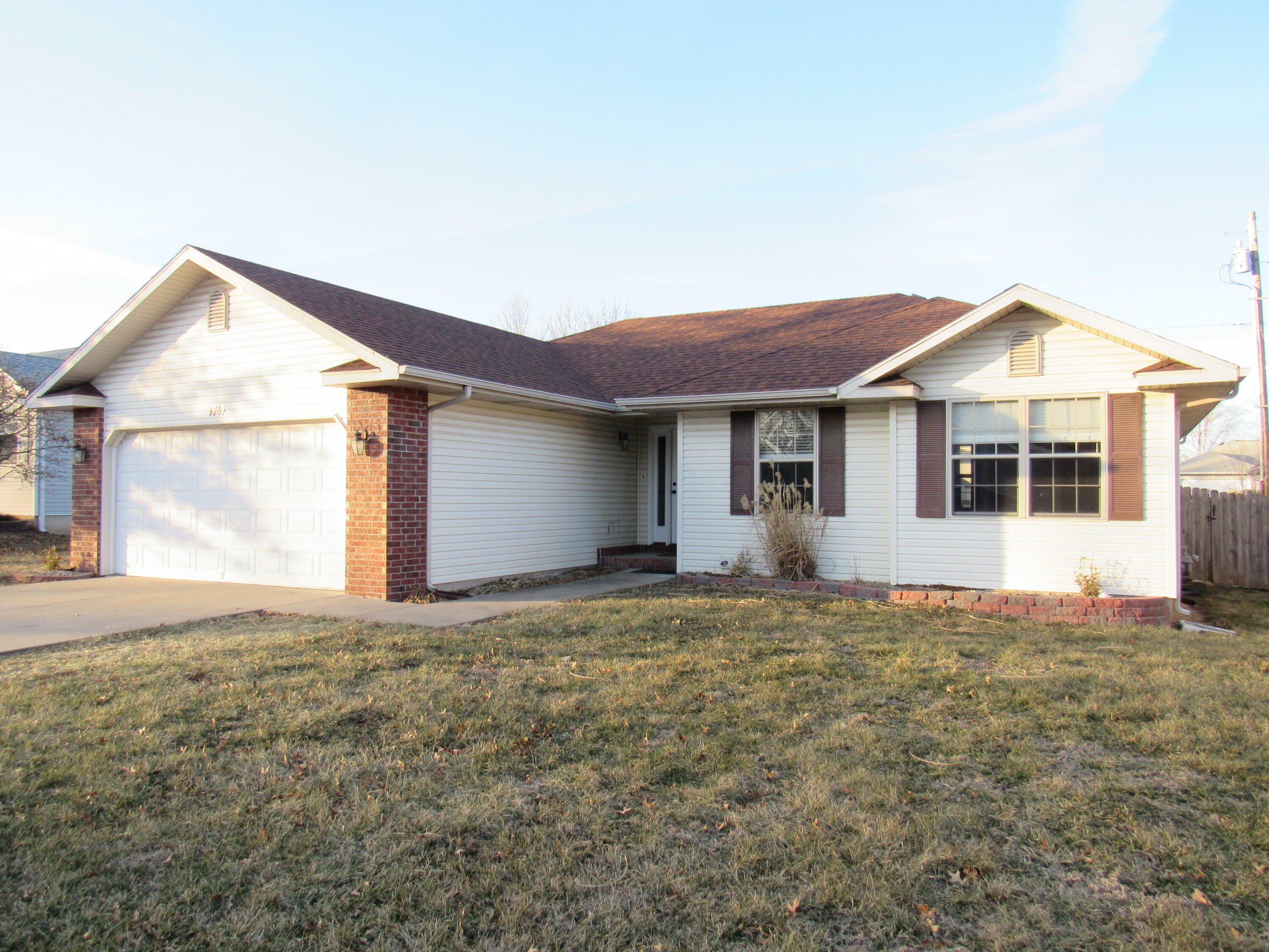 Property Photo:  1747 E Lee Street  MO 65738 