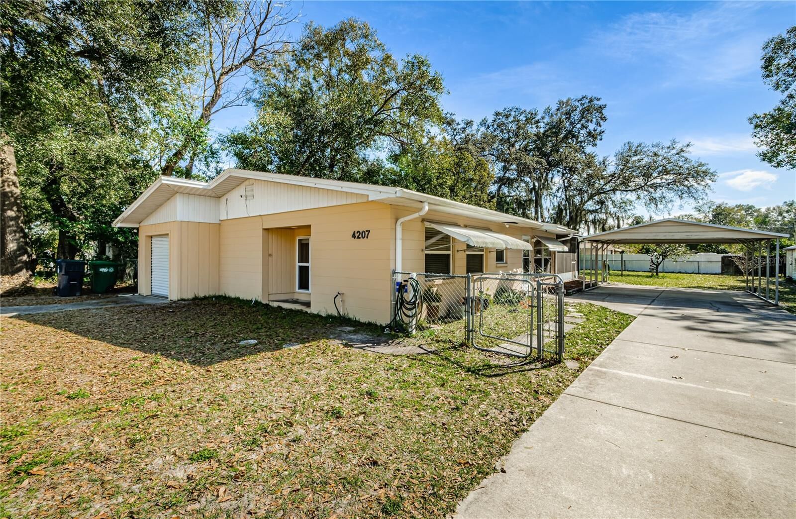Property Photo: 4207 E Bird Street FL 33617