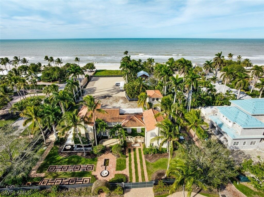 Property Photo:  17 7th Avenue S  FL 34102