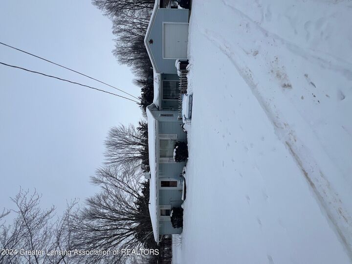 2625 E Hyde Road  St. Johns MI 48879 photo