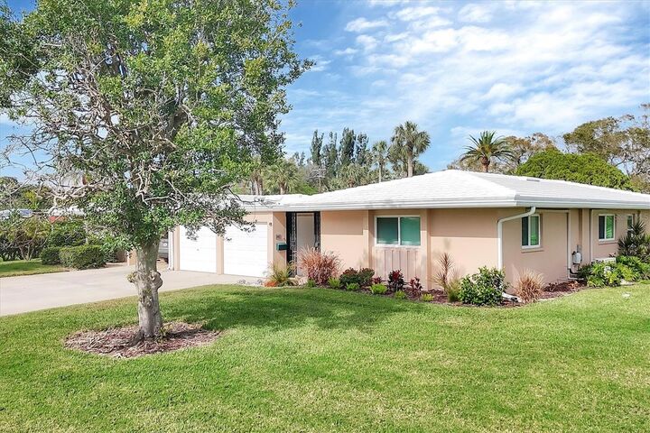 Property Photo:  3213 Southfield Lane 914  FL 34239 