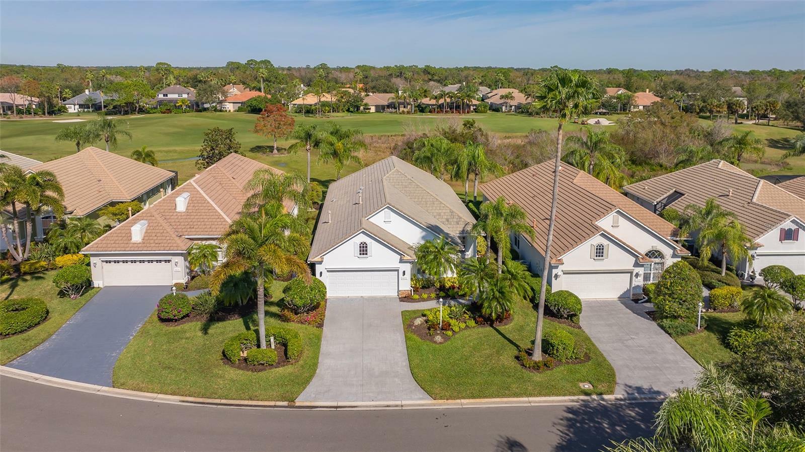 Property Photo:  6615 Oakland Hills Drive  FL 34202 