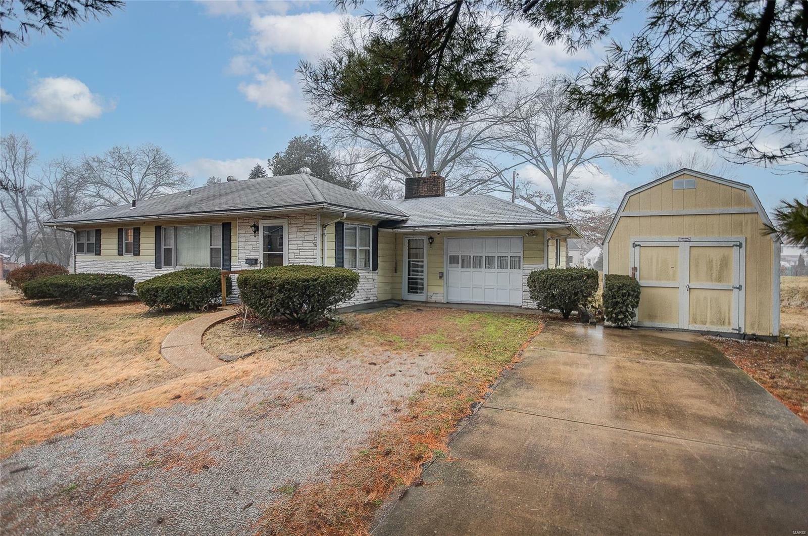 Property Photo: 26 Friendly Drive IL 62226