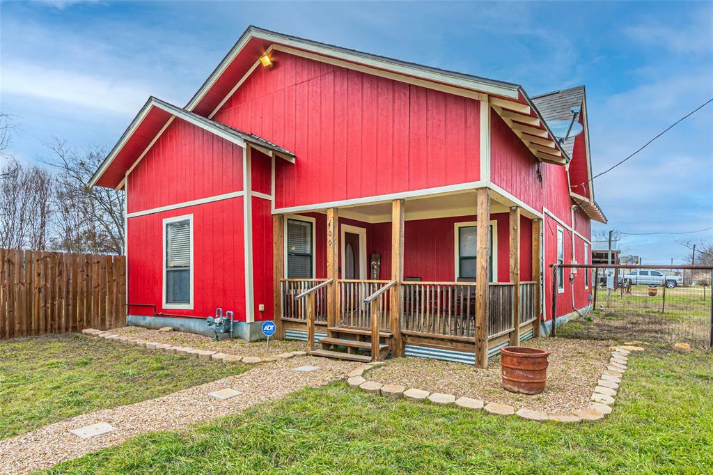 Property Photo:  400 W Godley Avenue  TX 76044 