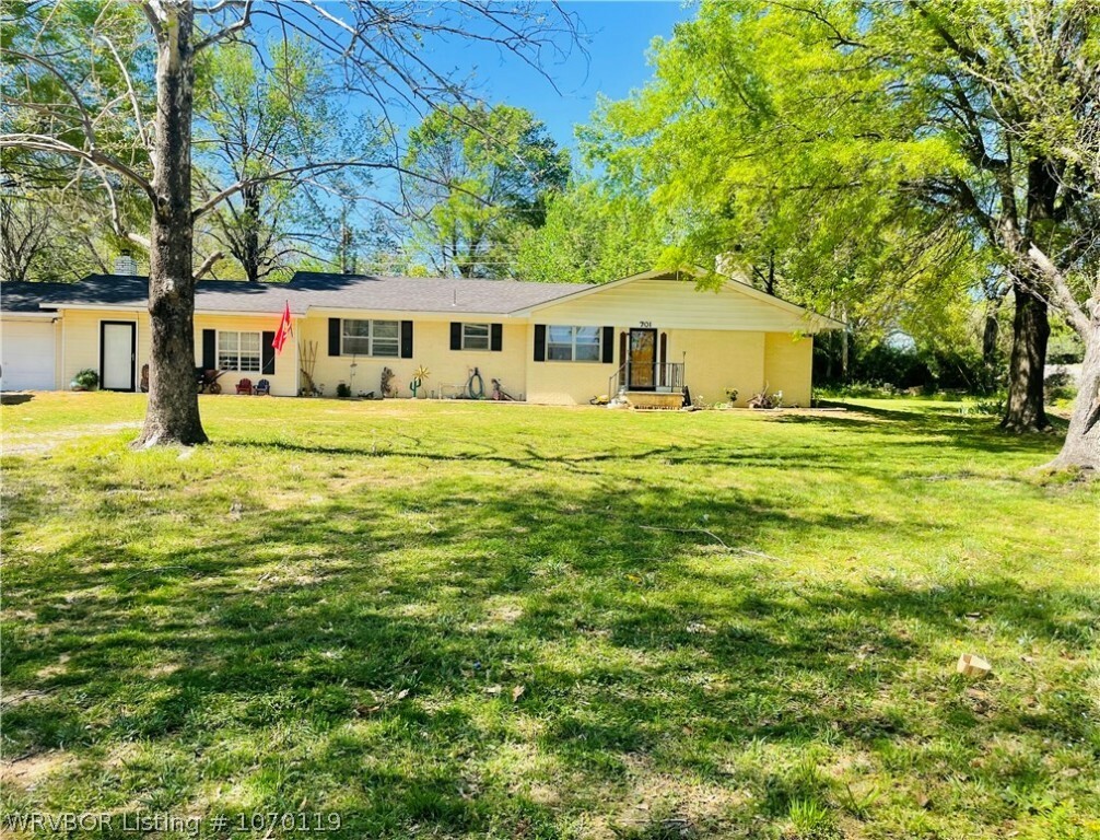 Property Photo:  701 Beeler Street  OK 74953 