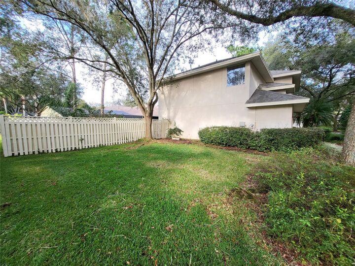 Property Photo: 8718 Hidden Green Lane FL 33647
