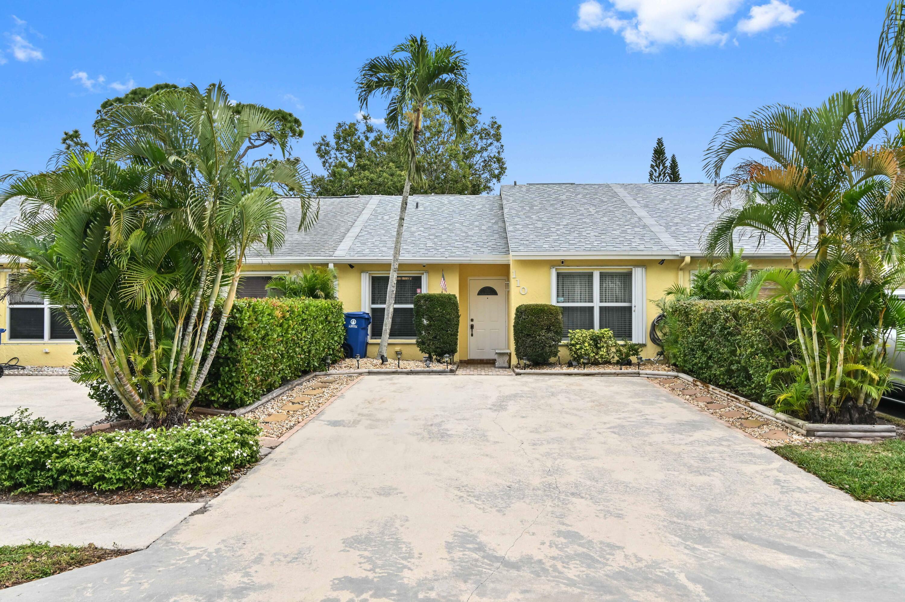 Property Photo:  110 Oakwood Drive  FL 33458 