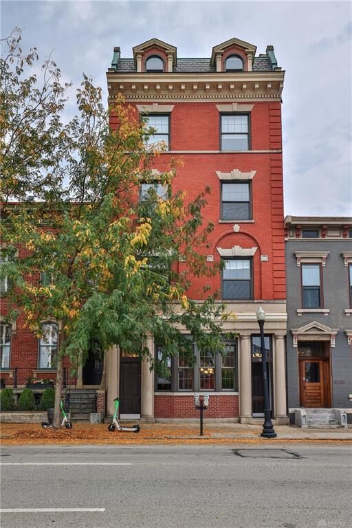 Property Photo: 221 W 9th Street 5 OH 45202