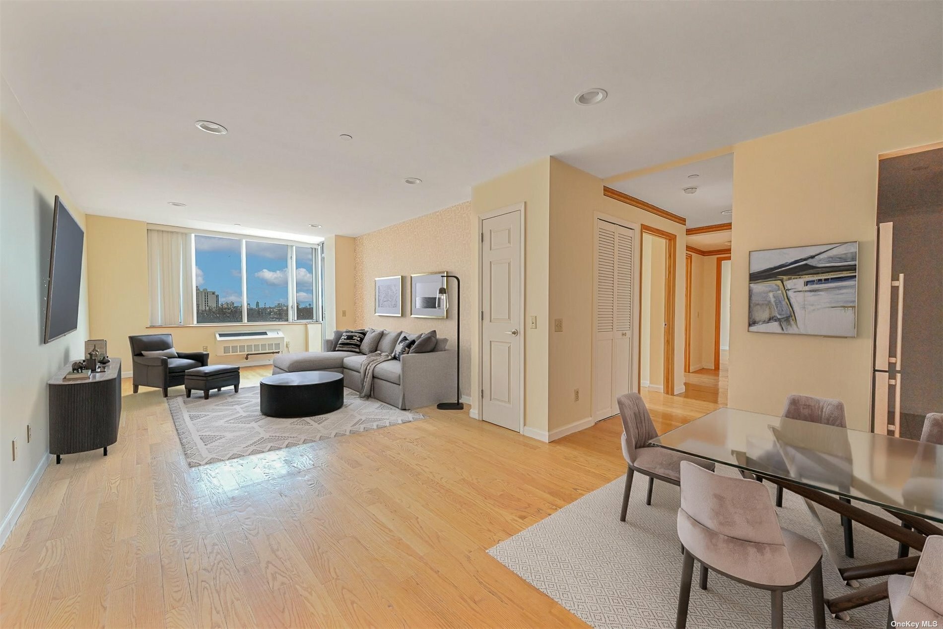 Property Photo:  63-14 Queens Boulevard 7B  NY 11377 