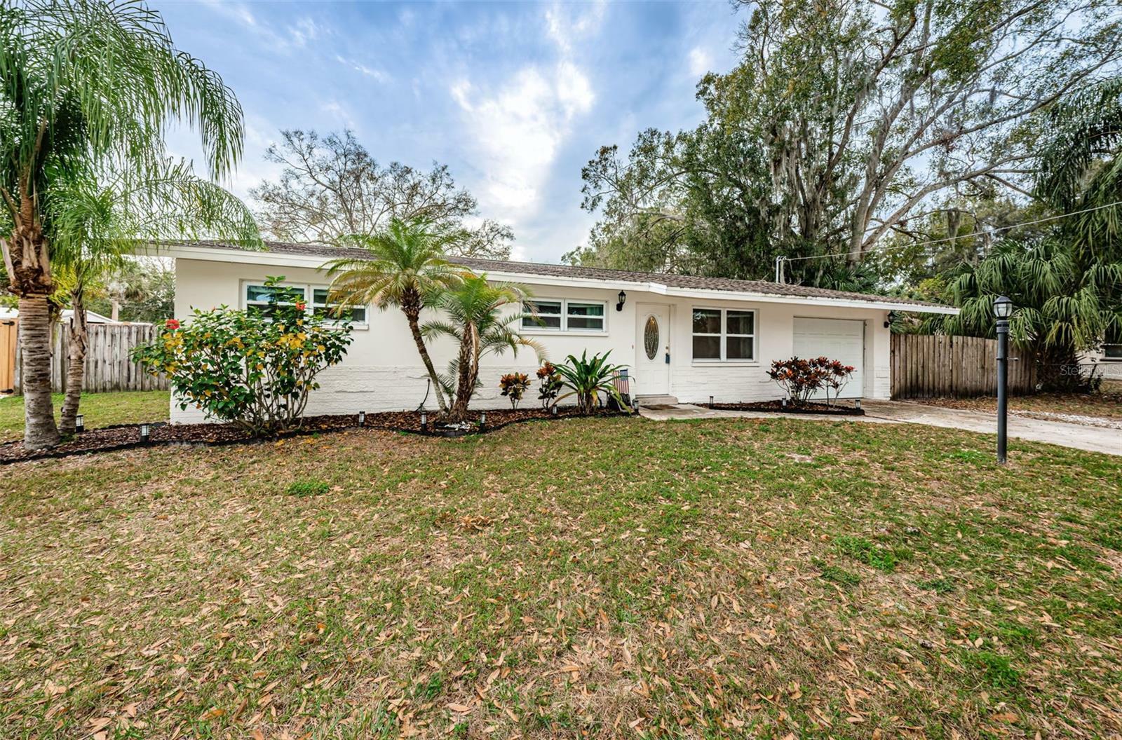 Property Photo:  103 Arlington Avenue W  FL 34677 