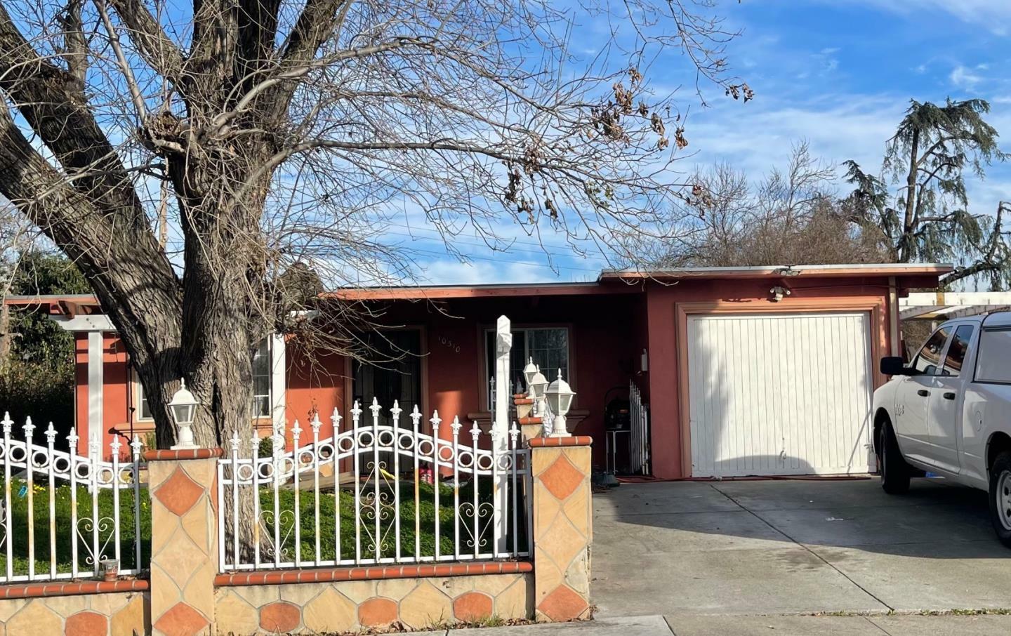 Property Photo: 10310 Regan Street CA 95127