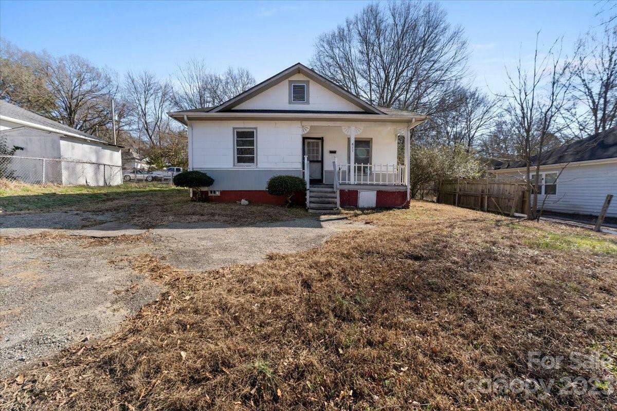 Property Photo:  617 Clyde Street  NC 28052 