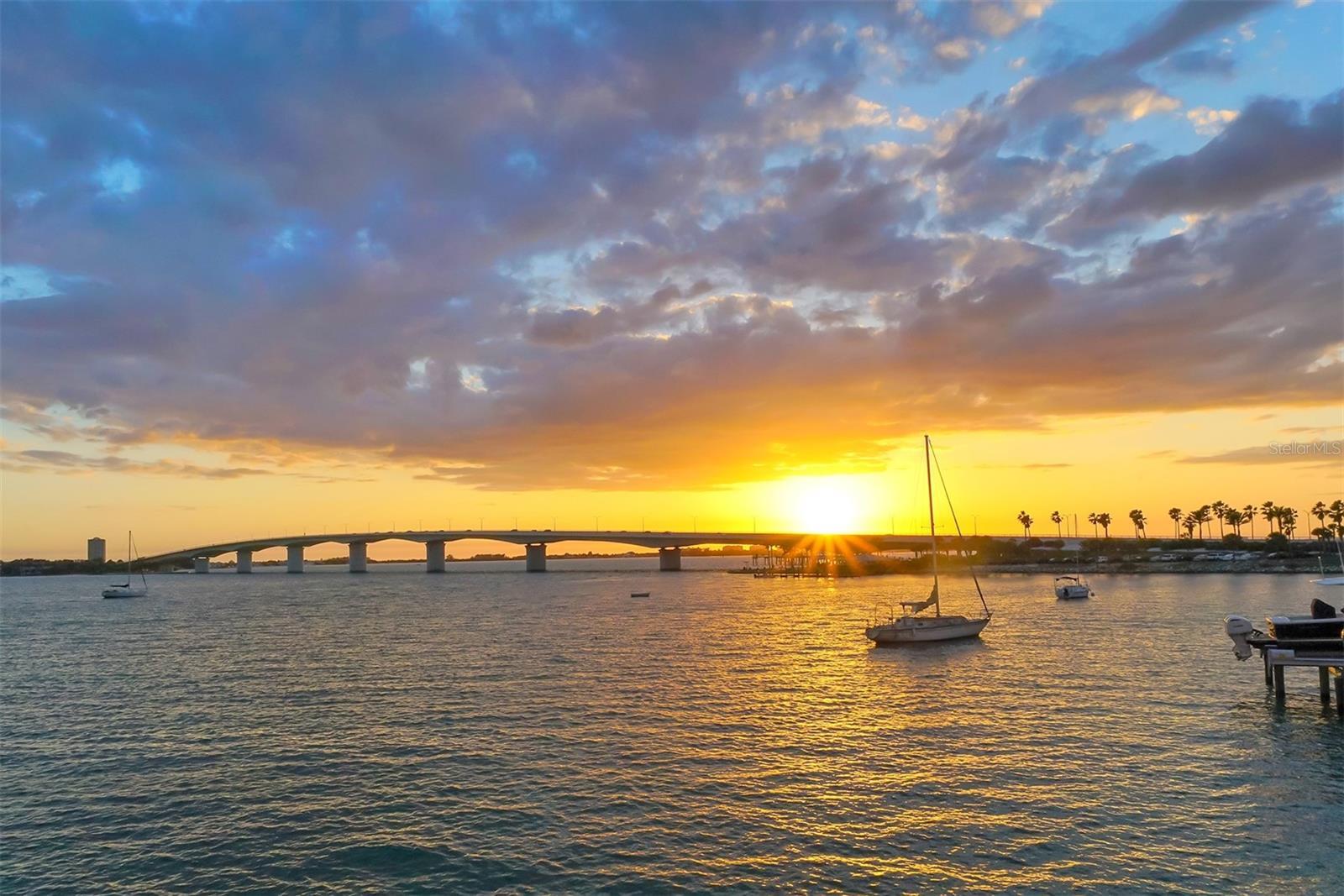 Property Photo:  555 S Gulfstream Avenue 901/901A  FL 34236 