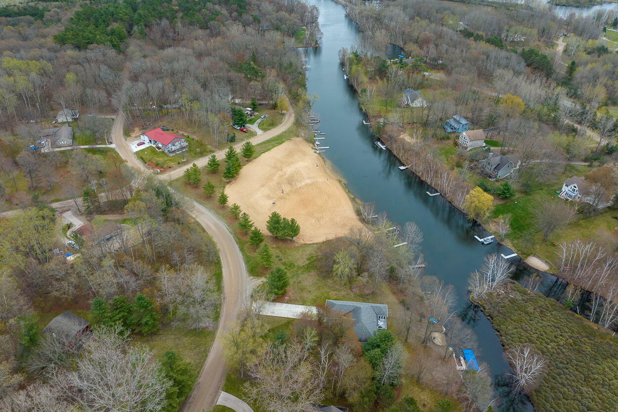 Property Photo:  10933 Shawnee Trail  MI 49346 